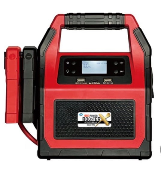 バッテリー上がり時に使用する12V・24V対応ポータブルジャンプスターター